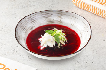 Холодный свекольник с моцареллой