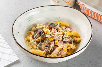 Пенне с ветчиной и гибами