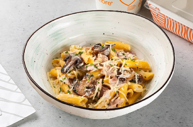 Пенне с ветчиной и гибами